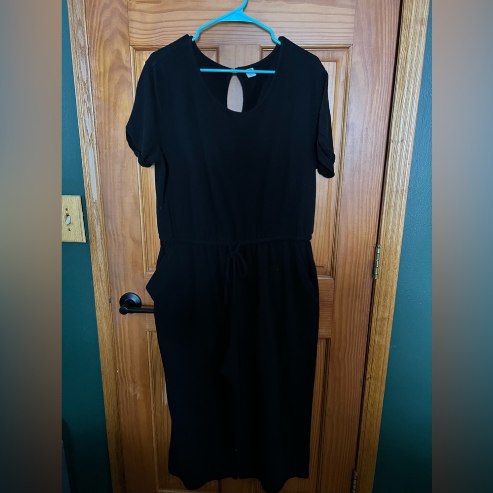 Old navy xl jumpsuit. Gently worn. Wide leg.